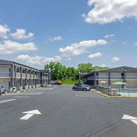 Suburban Studios Verona - Staunton North Kültér fotó